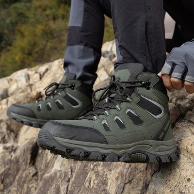 Nouveau 2025 bottes de randonnée de haute technologie Couples anti-dérapant respirant chaussures de plein air grandes chaussures d'escalade imperméables grande taille