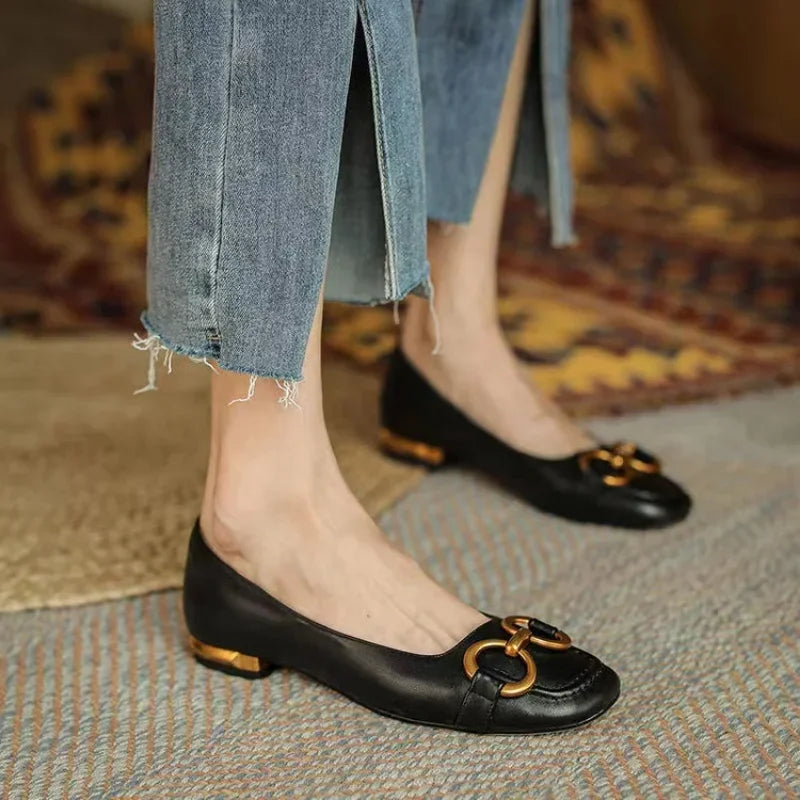 Ivey | Low-Heeled Sandals